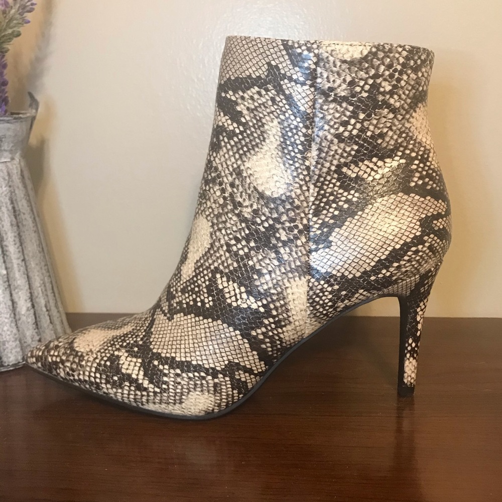 Snakeskin Ankle Boots l High Heel